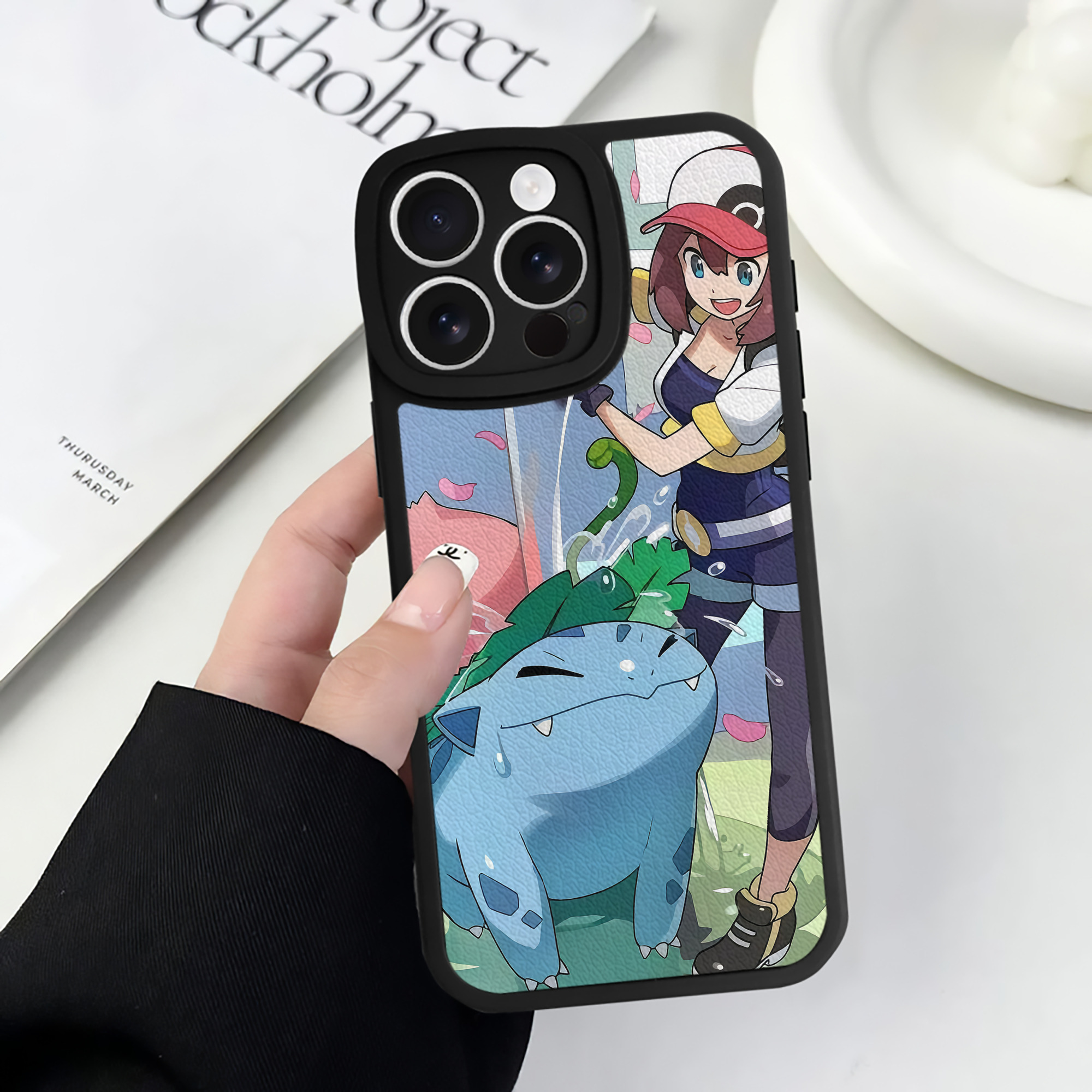 （画像用） ポケットモンスター Pokémon 【iPhone 16シリーズ対応】シリコンスマホケース（レザー調） 材質：シリコン